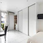 Courcelle 4* Λεβαλουά Περέ