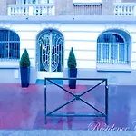 Ξενοδοχείο με διαμερίσματα Courcelle 4*