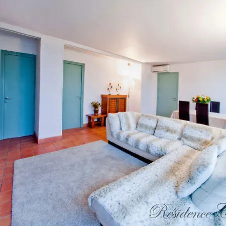 Courcelle Aparthotel 4*