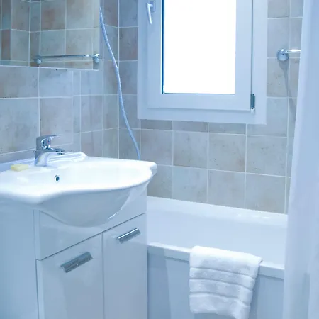 Courcelle Lägenhetshotell 4*