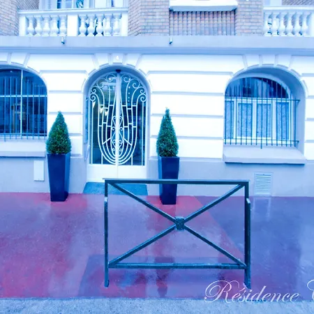 Aparthotel Courcelle 4*